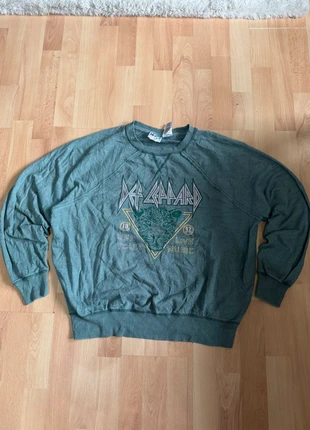 Def Leppard Sweatshirt In Green, Size XL, brand: Def Leppard, condition: Very good, size: XL / 14, £7.00, £8.05 includes Buyer Protection