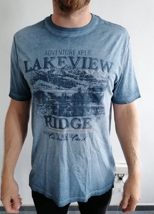 🌼 T-shirt bleu , marque: C&A, état: Très bon état, taille: M, 2,00 €, 2,80 € Protection acheteurs incluse