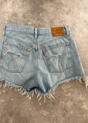 Jean Levi’s 501 déchiré - Taille S, brand: Levi's, condizioni: Ottime, taglia: S / IT 40 / EU 36, €12.00, €13.30 include la Protezione acquisti