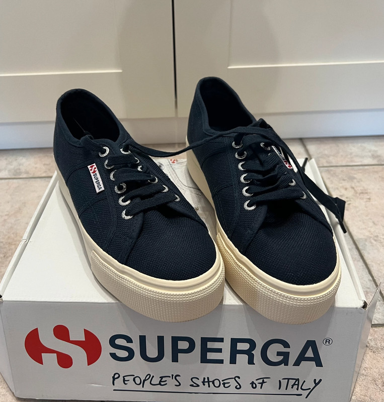 Baskets bleu marine 40 Superga Vinted