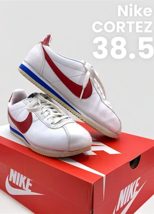 Nike Classic Cortez Leather TG: 38.5 bianco/rosso (807471-103), marque: Nike, état: Bon état, taille: 38.5, 20,00 €, 21,70 € Protection acheteurs incluse