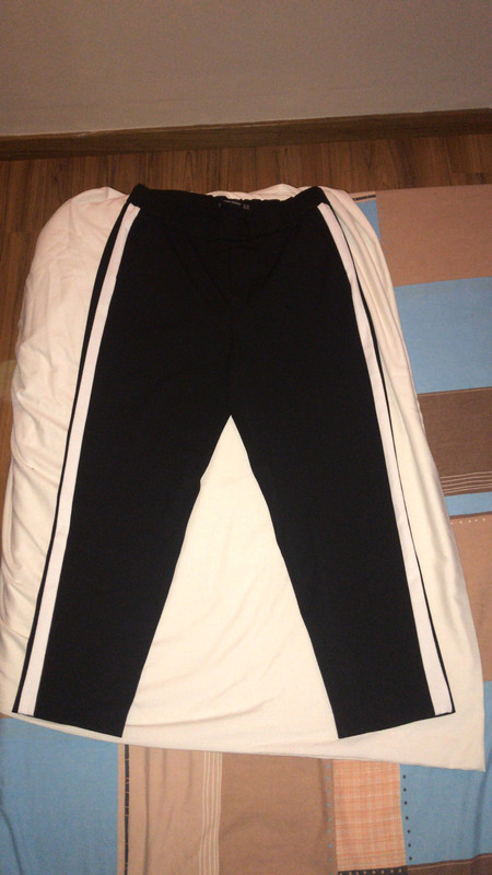 Pantalón Zara negro blanca lateral - Vinted
