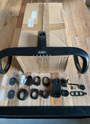 Cintre combo carbone, marke: tossek, zustand: Neu, mit Etikett, 70,00 €, 74,20 € inklusive Vinted-Käuferschutz