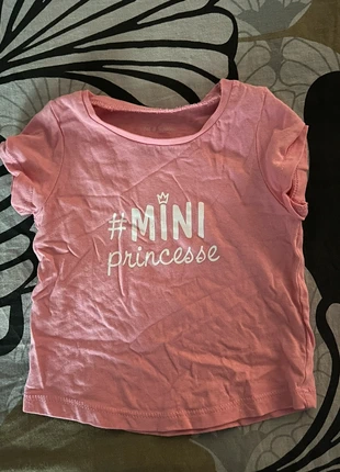 Teeshirt rose, staat: Heel goed, maat: 9-12 maanden / 74 cm, € 1,00, € 1,75 inclusief Kopersbescherming