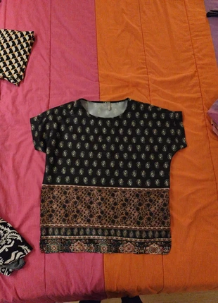 Maglia trendy etnica nuova, brand: Made In Italy, condizioni: Nuovo senza cartellino, taglia: Taglia unica, €2.99, €3.84 include la Protezione acquisti