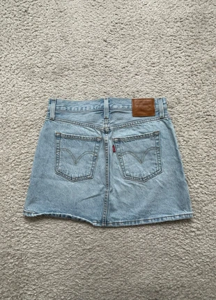 Jupe en Jean Levi’s Icon Bleu Clair - Premium !, marke: Levi's, zustand: Sehr gut, größe: S / 36 / 8, 29,00 €, 31,15 € beinhaltet Vinted-Käuferschutz Pro