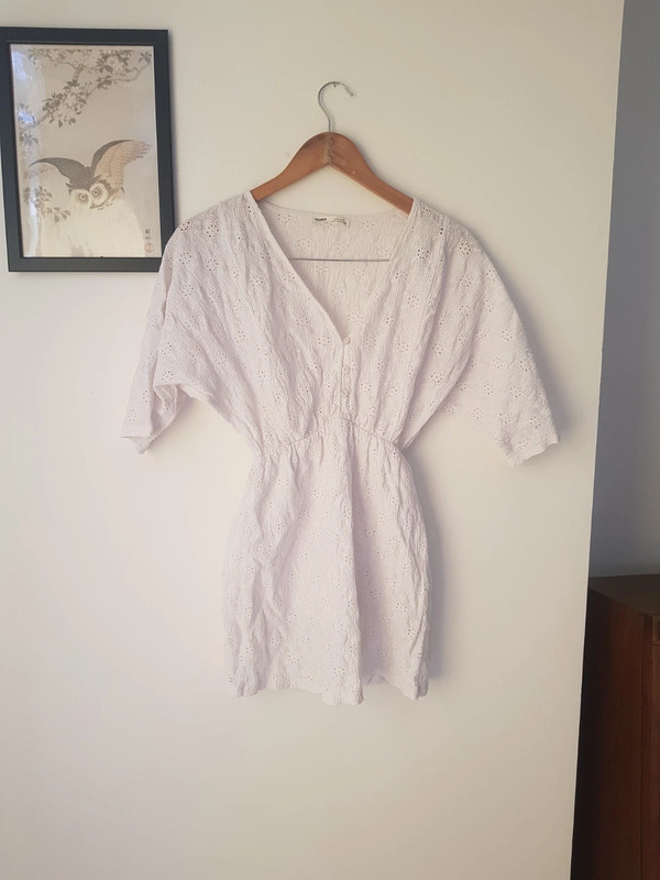 Mini robe blanche effet dentelle - photo numéro 2