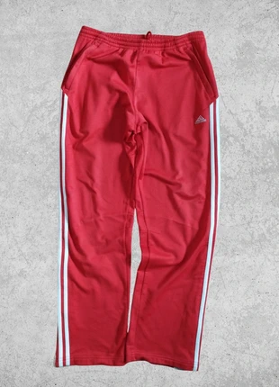 Vintage Adidas Red Track Pants with White & Light Blue Stripes (Unisex), marca: adidas, estado: Muy bueno, tamaño: M, 21,00 €, 22,75 € Protección al comprador incluida