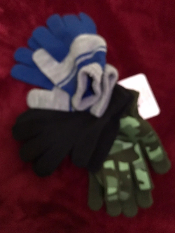 New 3 pair kids gloves 1