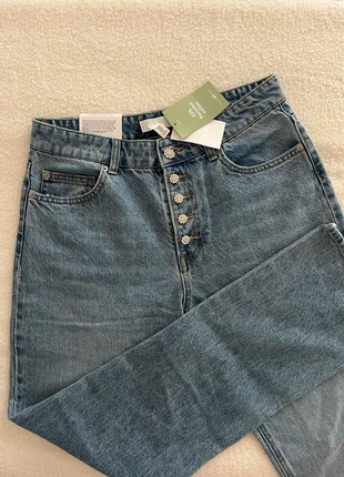 Jean bleu droit jambes larges taille haute H&M avec boutons strass Neuf avec étiquettes, brand: H&M, condition: New with tags, size: L / 40 / 12, €32.00, €34.30 includes Buyer Protection