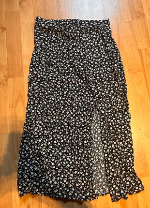 Long flower skirt, marque: New Yorker, état: Très bon état, taille: S / 36 / 8, 2,50 €, 3,33 € Protection acheteurs incluse