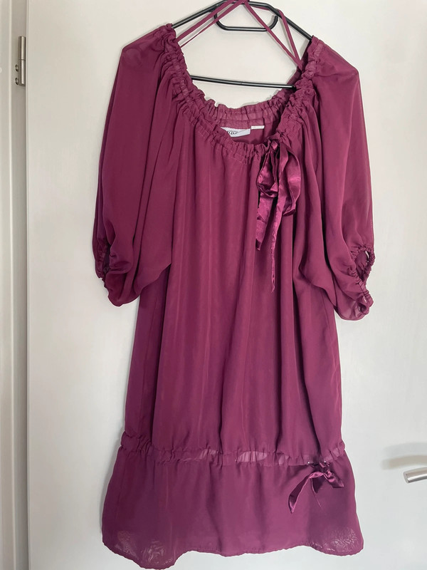 Burgund lila Kleid mit Schleifen 1