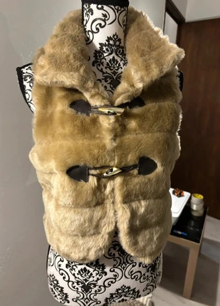 Veste sans manche en fausse fourrure taille 38, marque: Made In Italy, état: Neuf sans étiquette, taille: M / 38 / 10, 15,00 €, 16,45 € Protection acheteurs incluse