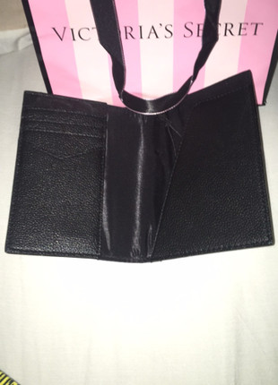 Protege passeport victoria secret Vinted