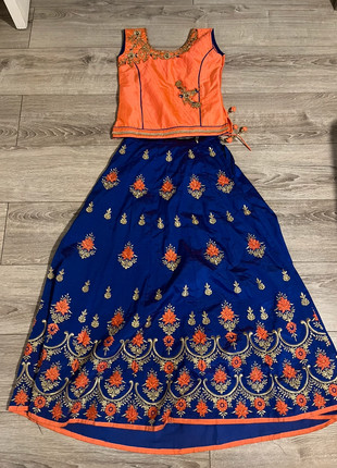 Robe cérémonie Lehenga indien, marque: Cérémonie, état: Très bon état, taille: XS / 34 / 6, 16,00 €, 17,50 € Protection acheteurs incluse