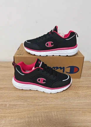 Sneakers champion taglia 36.5 nuove mai indossate, brand: Puma, condizioni: Ottime, taglia: 36.5, €29.00, €31.15 include la Protezione acquisti Pro