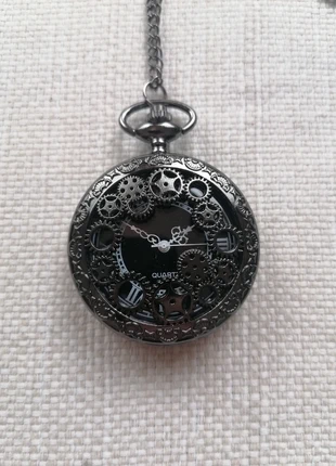 Montre à gousset rouges, noires, en acier inoxydable, très bon état, brand: Quartz, condizioni: Ottime, taglia: Taglia unica, €9.00, €10.15 include la Protezione acquisti