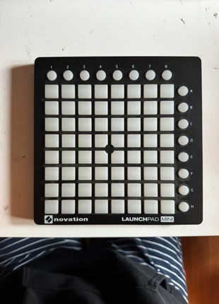 Launchpad mini, marque: Novation, état: Très bon état, 35,00 €, 37,45 € Protection acheteurs incluse