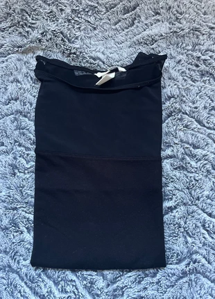 T-shirt noir en très bon état h&m taille s, marca: H&M, estado: Muito bom, tamanho: S / 36 / 8, €4.00, €4.90 inclui Proteção do Comprador