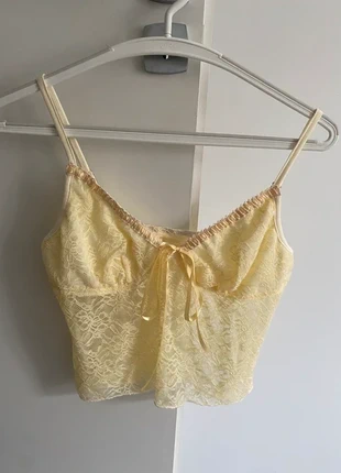 Top jaune pastel en dentelle - charme doux et rétro 💛, brand: Princess Polly, condizioni: Ottime, taglia: S / IT 40 / EU 36, €15.00, €16.45 include la Protezione acquisti