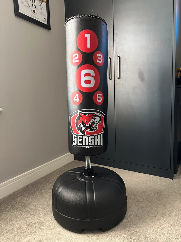 4ft Free Standing Punch Bag For Kids  1