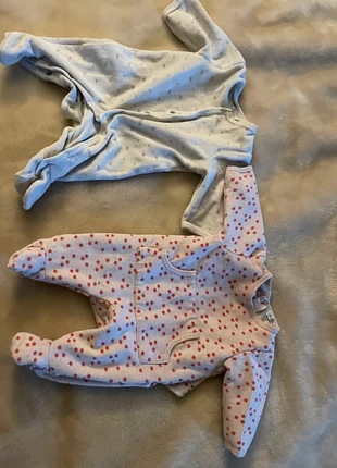 Lot pyjamas fille 1 mois boutchou, marke: Bout'chou, zustand: Sehr gut, größe: 1-3 Monate / 56, 4,00 €, 4,90 € inklusive Vinted-Käuferschutz