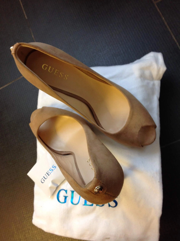 Escarpin beige bout ouvert guess Vinted