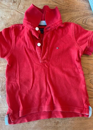 Hilfiger polo maat 80, merk: Tommy Hilfiger, staat: Heel goed, maat: 12-18 maanden / 80 cm, € 3,00, € 3,85 inclusief Kopersbescherming