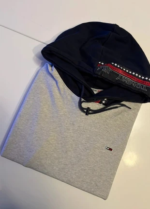 Pull à capuche Tommy Hilfiger gris – Taille XL – Très bon état (9/10), brand: Tommy Hilfiger, condizioni: Ottime, taglia: XL, €25.00, €26.95 include la Protezione acquisti