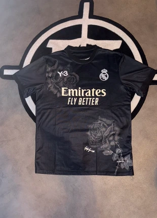 Maillot Foot adidas y-3 Real Madrid, merk: adidas, staat: Heel goed, maat: M, € 50,00, € 53,20 inclusief Kopersbescherming
