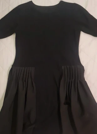 Schwarze Damenkleidung wunderschöne, von einem ungarischen Modedesigner, marke: Medoo, zustand: Sehr gut, größe: M / 38 / 10, 5,00 €, 5,95 € inklusive Vinted-Käuferschutz