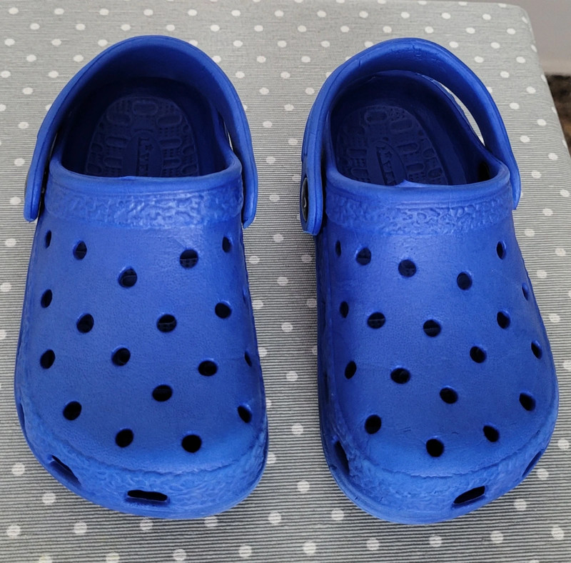Crocs chanclas sandalias escarpines cangrejeras azul bebé talla 23 como  nuevas. - Vinted