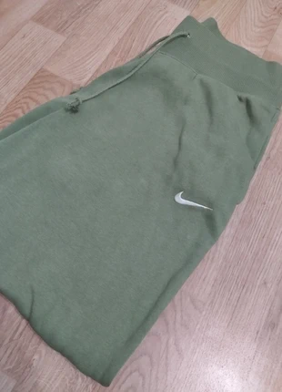 Jogging large vert / taille S, brand: Nike, condition: Very good, size: S, €29.90, €32.10 includes Buyer Protection