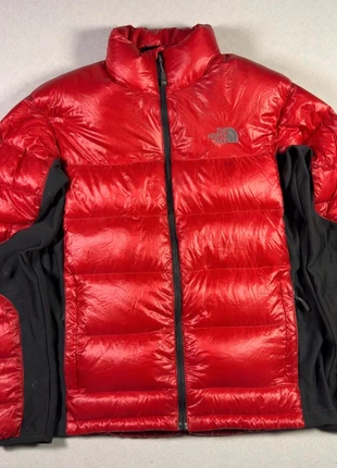 The North Face Red Puffer Jacket 800 L, merk: The North Face, staat: Heel goed, maat: L, € 77,00, € 81,55 inclusief Kopersbescherming Pro