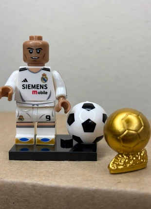 Ronaldo il fenomeno compatibile lego football real madrid, zustand: Neu, größe: 4 Jahre / 104, 4,70 €, 5,64 € inklusive Vinted-Käuferschutz