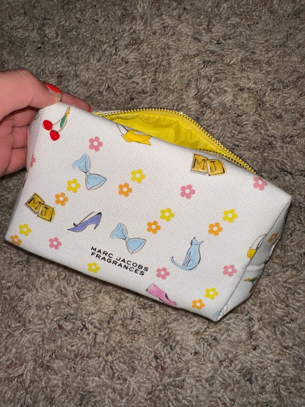 NWT Marc Jacobs very fun Daisy purse wallet clutch bag 1