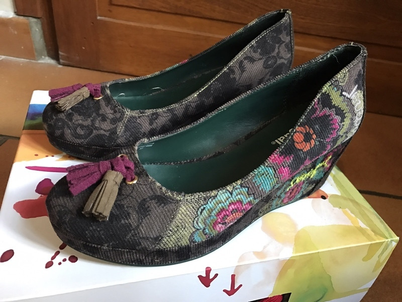 Chaussures type compensées en toile brodée, pointure 37, multicolore 4