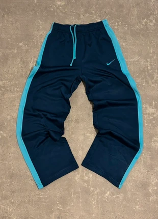 Jogging Nike taille bleu marine/bleu ciel logo brodé style rétro oversize taille S, marke: Nike, zustand: Sehr gut, größe: S, 19,00 €, 20,65 € inklusive Vinted-Käuferschutz