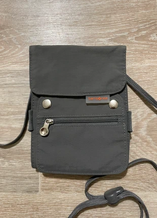 👜 Mini sacoche Samsonite gris logo orange, marque: Samsonite, état: Très bon état, 8,00 €, 9,10 € Protection acheteurs incluse