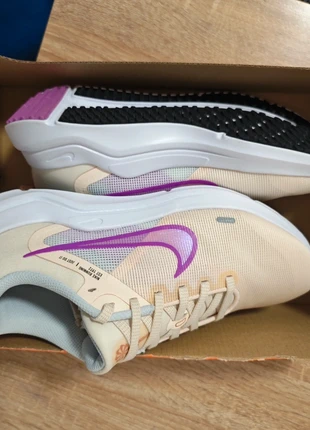 Sneakers nike taglia 38.5 nuove mai indossate, marke: Nike, zustand: Neu, mit Etikett, größe: 38.5, 44,00 €, 46,90 € beinhaltet Vinted-Käuferschutz Pro