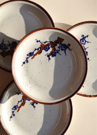 4 Assiettes à Desserts Vintage en grès Moucheté, marque: Vintage Love, état: Très bon état, 25,00 €, 26,95 € Protection acheteurs incluse