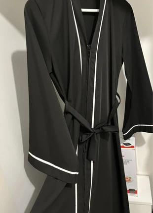 Abaya neuve noire et blanche, marque: dubai, état: Neuf sans étiquette, taille: M / 38 / 10, 23,00 €, 24,85 € Protection acheteurs incluse