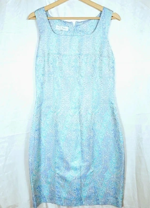 Robe satin broderie élégante chic fleur moulante embroidery flowers fitted 38 M, marke: Vintage Chic, zustand: Sehr gut, größe: M / 38 / 10, 26,00 €, 28,00 € inklusive Vinted-Käuferschutz