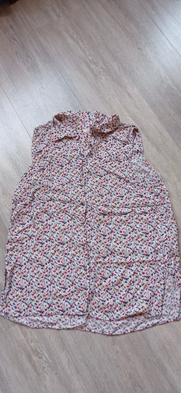 Camaïeu blouse à fleurs
Taille 38
Très bon état légère