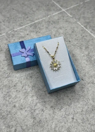 Stainless Steel Elegant Golden Sunflower Pendant Necklace Gift Box Included, brand: Flower, condition: Very good, €9.00, €10.15 includes Buyer Protection