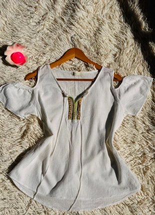 Blouse Épaules Dénudées avec Encolure Brodé, brand: CC Fashion, condition: Very good, size: M / 38 / 10, €5.00, €5.95 includes Buyer Protection