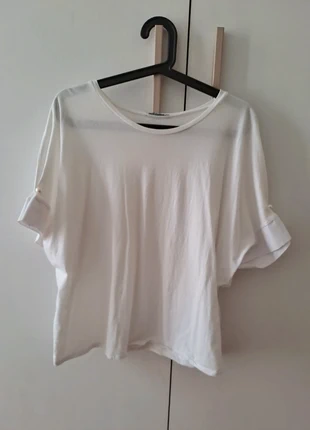 T-shirt Zara con particolare perle, brand: Zara, condizioni: Ottime, taglia: M / IT 42 / EU 38, €4.00, €4.90 include la Protezione acquisti