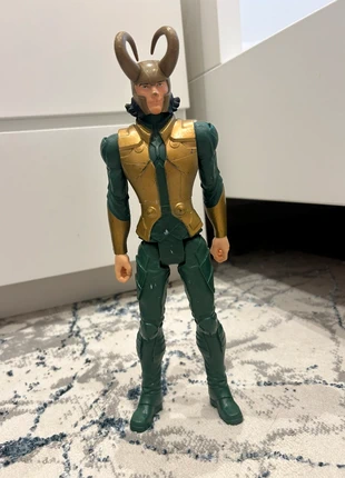 Figura de ação Loki Marvel Hasbro, marca: Hasbro, estado: Bom, tamanho: Prematuro, até 44 cm, €6.00, €7.00 inclui Proteção do Comprador