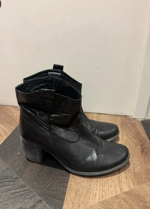 Real leather ankle boots with heels size 38, état: Bon état, taille: 38, 4,00 €, 4,90 € Protection acheteurs incluse