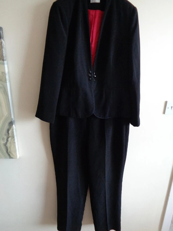 EASTEX BLACK TROUSER Suit With Attractive Bead Detail - Size 18 £50.00 -  PicClick UK
